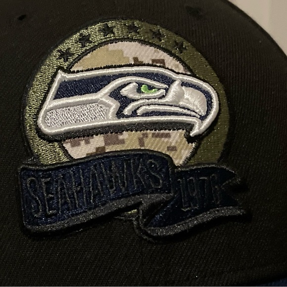 Seattle Seahawks New Era Black Blue Salute To Service 39THIRTY Flex Hat L/XL NEW - Picture 2 of 15